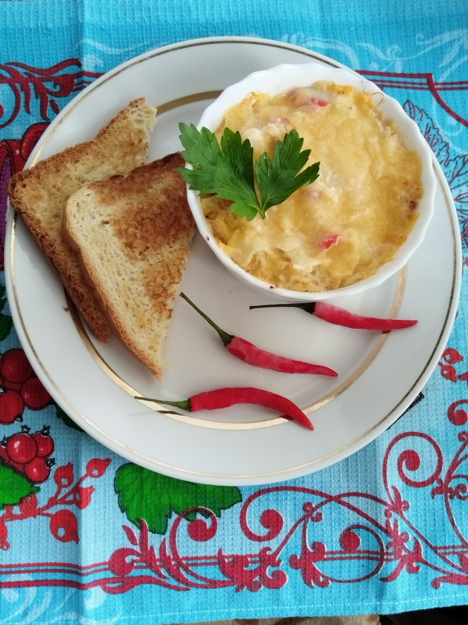Запеканка с крабовым мясом и сыром