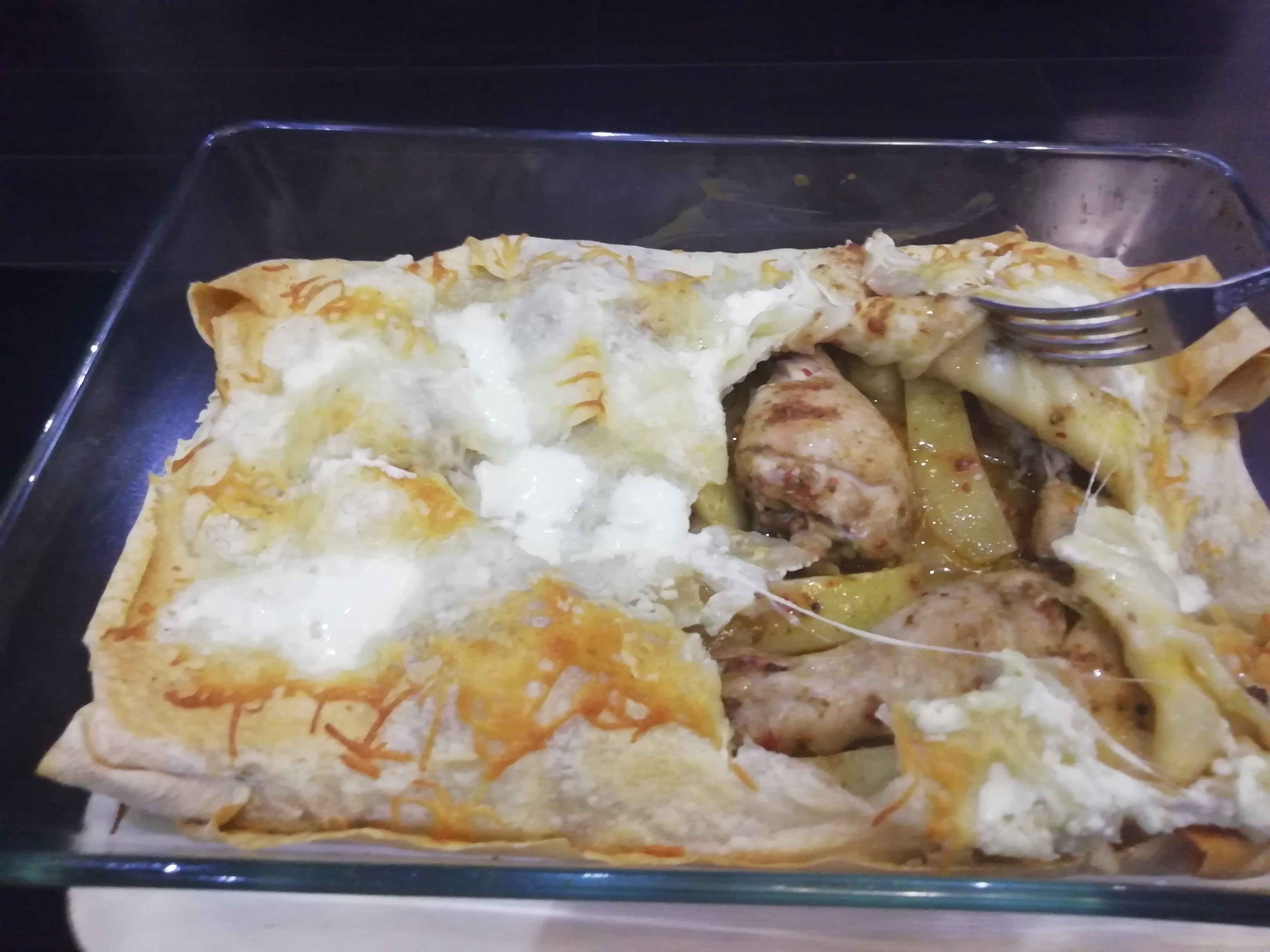 Куриная голень с картошкой в лаваше