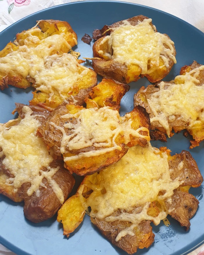 Картофель запеченный в духовке с сыром