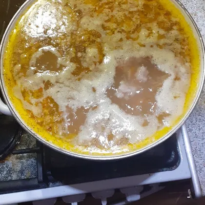 Суп сваренный из рёбер мясных-питательный