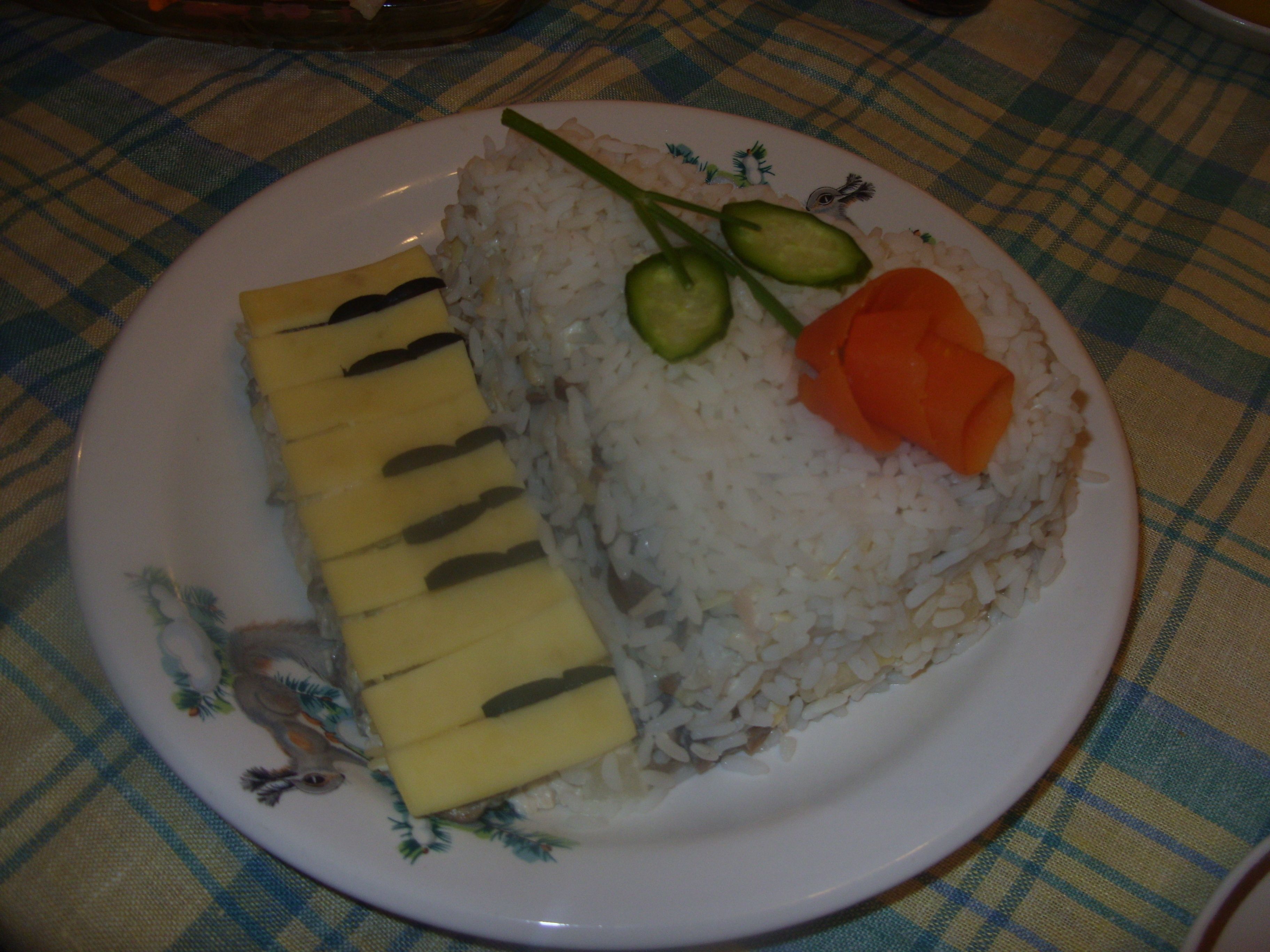 Куриная грудка с ананасом и шампиньонами