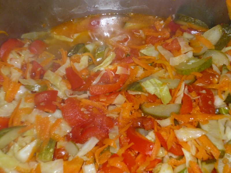 Овощной консервированный салат  "Лето" 