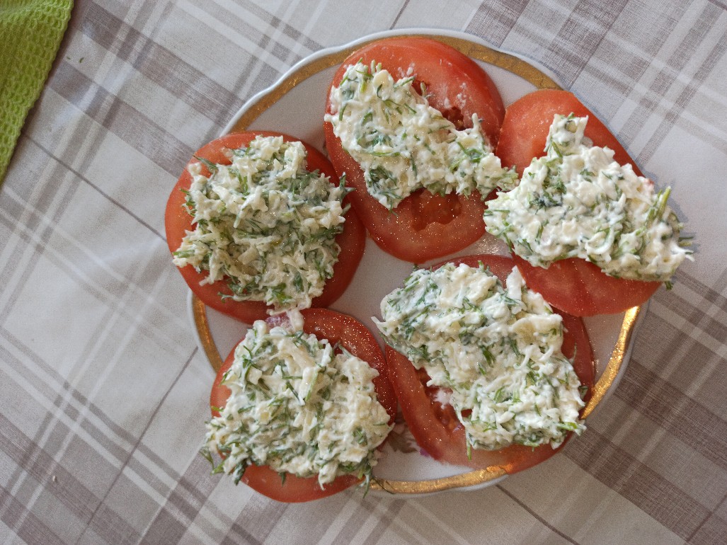 Помидоры с сыром, чесноком и укропом) 🧀🍅