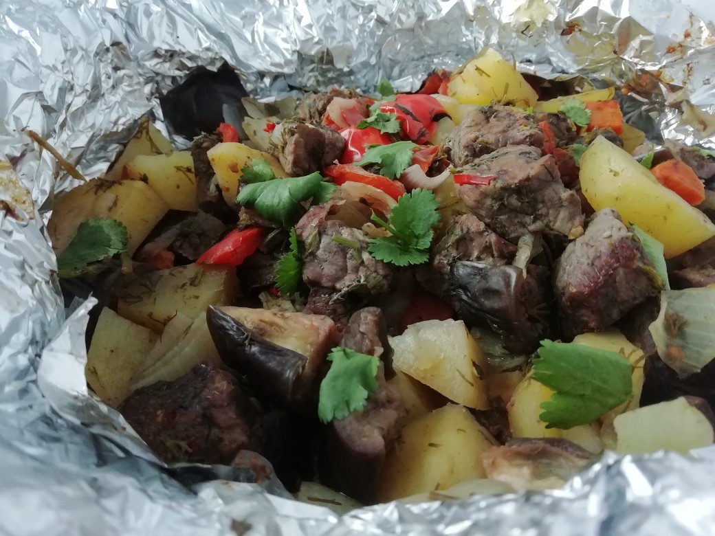 Говядина с овощами запеченая в красном вине😋😋😋👍🏻