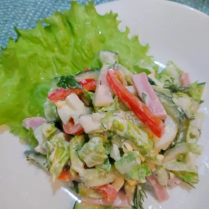 Салат с ветчиной и пекинской капустой