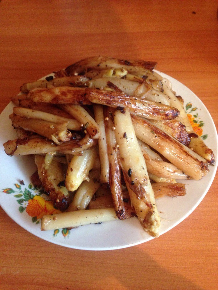 Жареная спаржа
