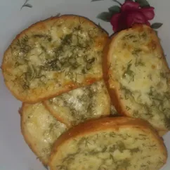 Рецепт быстрых и очень вкусных сухариков в духовке💕