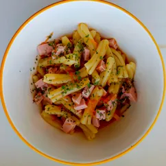 Макароны с колбасой 🍝
