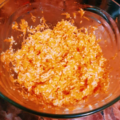 Салат из моркови с плавленным сыром