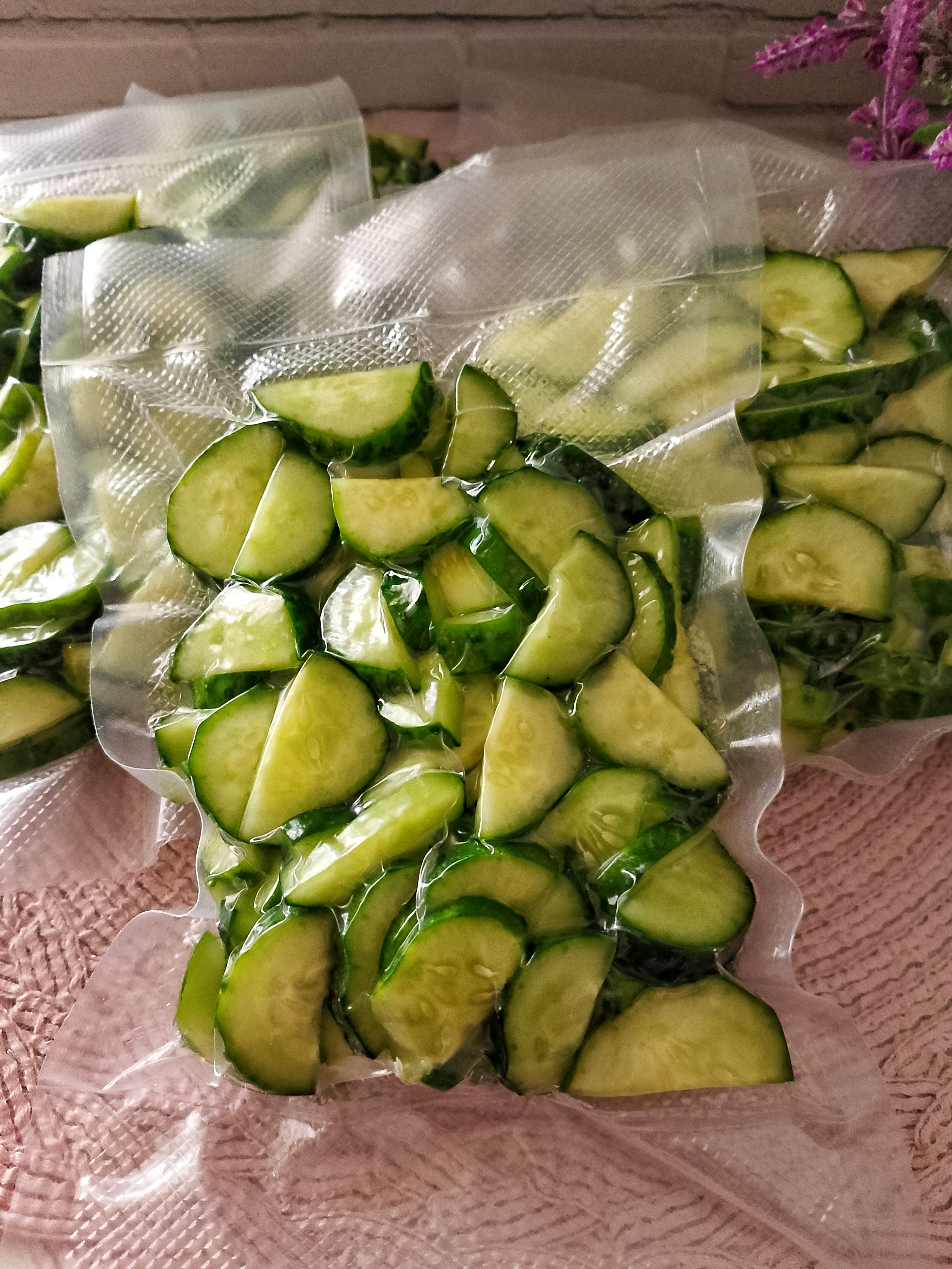 Вакуумная заморозка огурцов на зиму