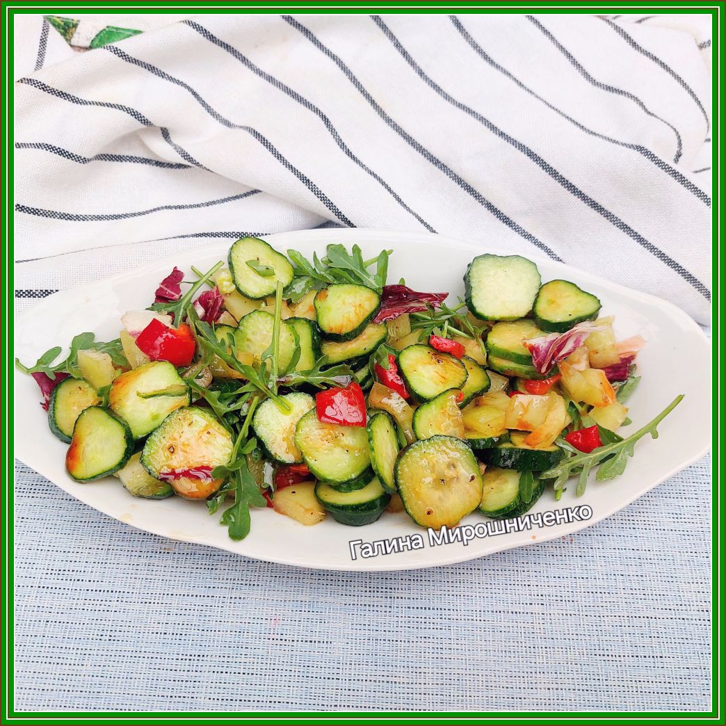 Салат из огурцов и перца