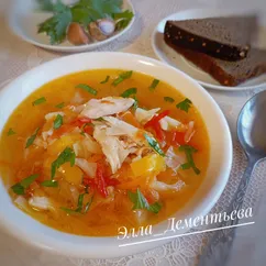Щи на куриной грудке со свежими овощами 
