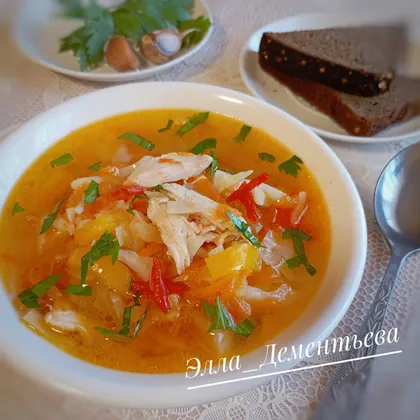 Щи на куриной грудке со свежими овощами 