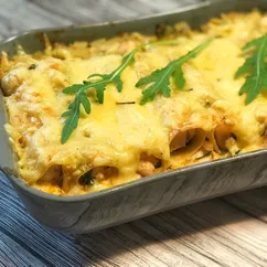 Каннеллони с курицей под сливочным соусом