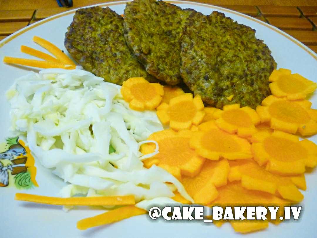 Вариант 1: Печеночные оладьи с морковью и луком - классический рецепт