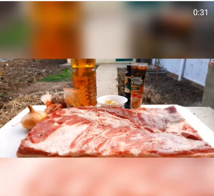 Свиной рулет в пиве