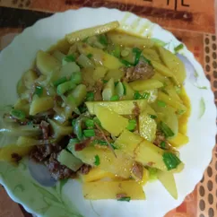Жареная картошка с тушенкой
