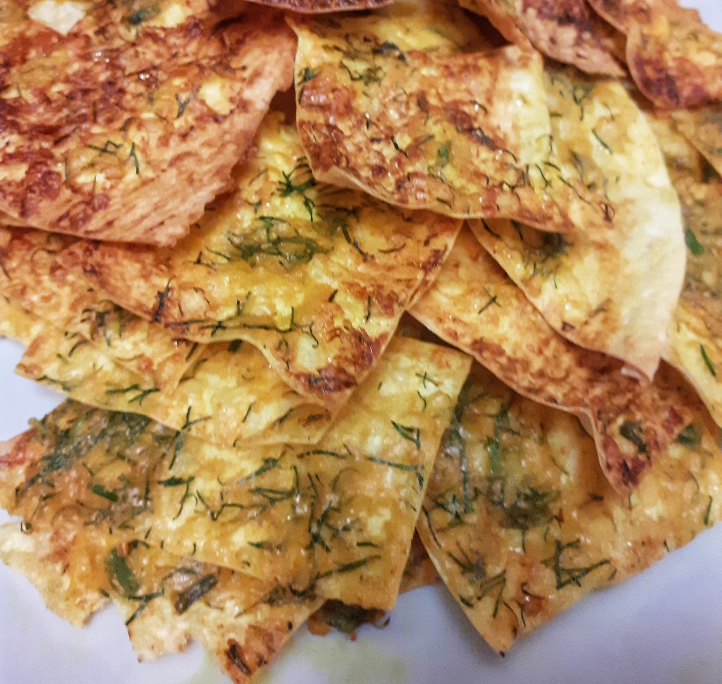 Сырные чипсы из лаваша с укропом