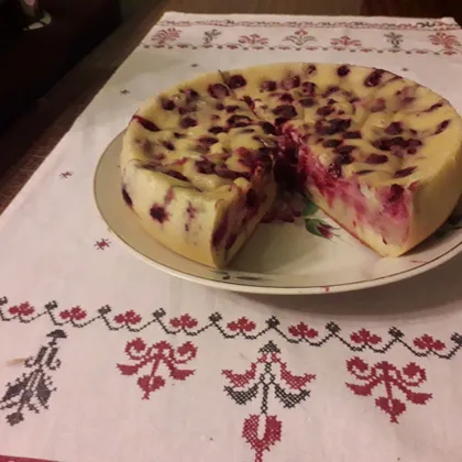 Пирог с вишней в мультиварке