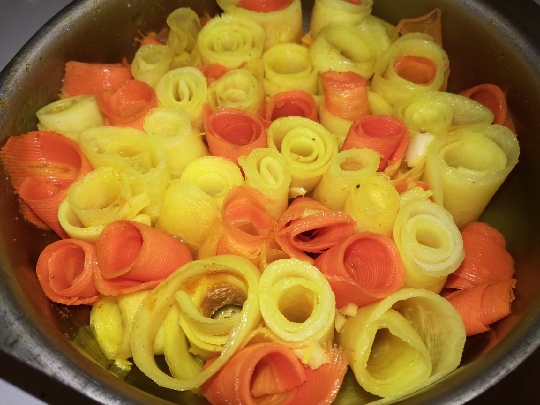Маринованные дайкон и морковь