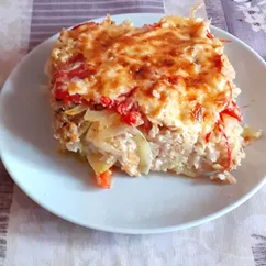 Рисовая запеканка с фаршем и овощами