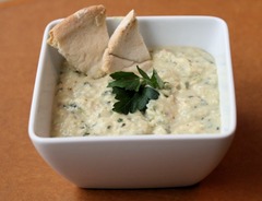 Соус из белой фасоли с разморином и шалфеем
