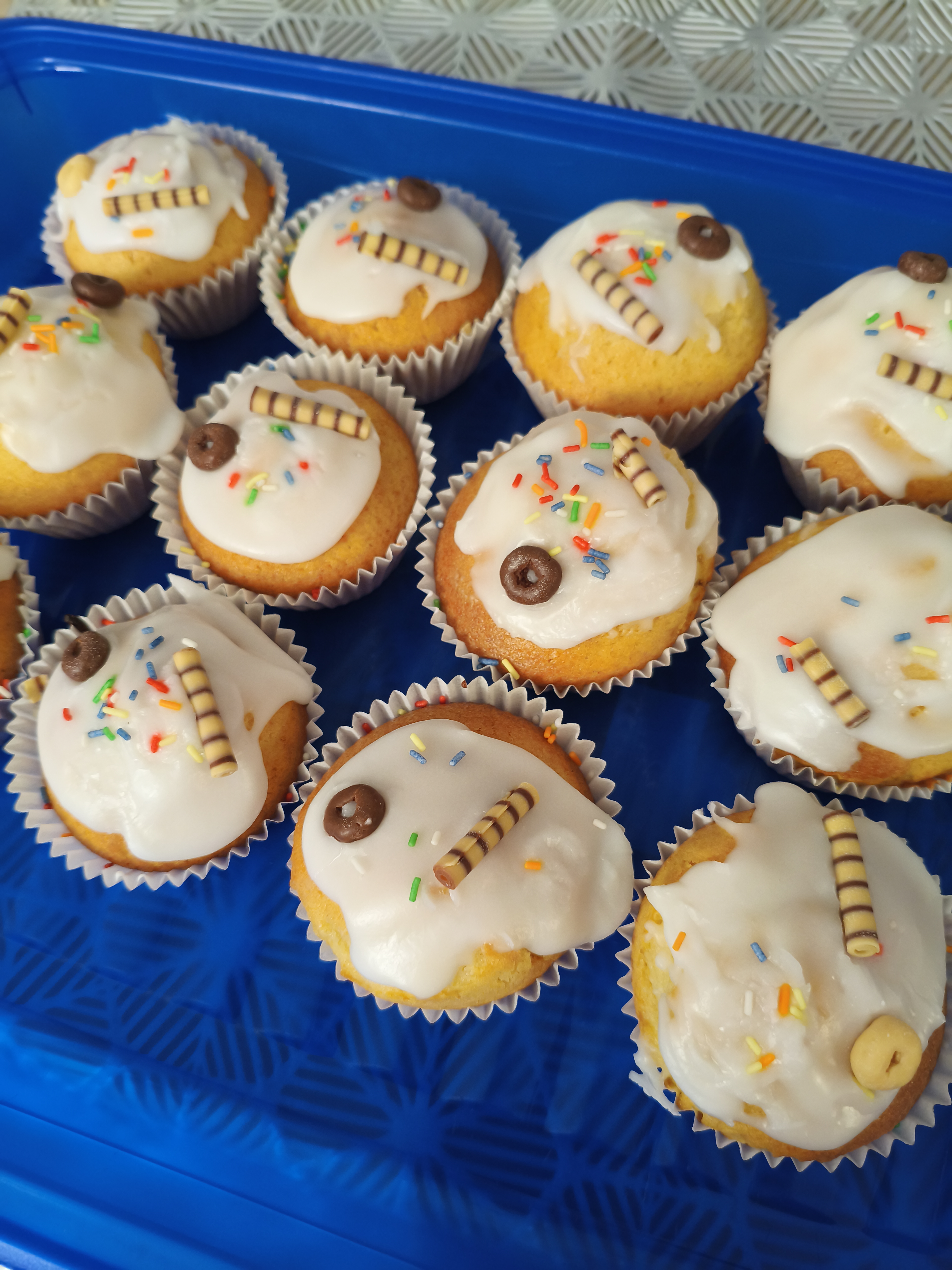 Пасхальные творожные кексы на минеральной газированной воде 