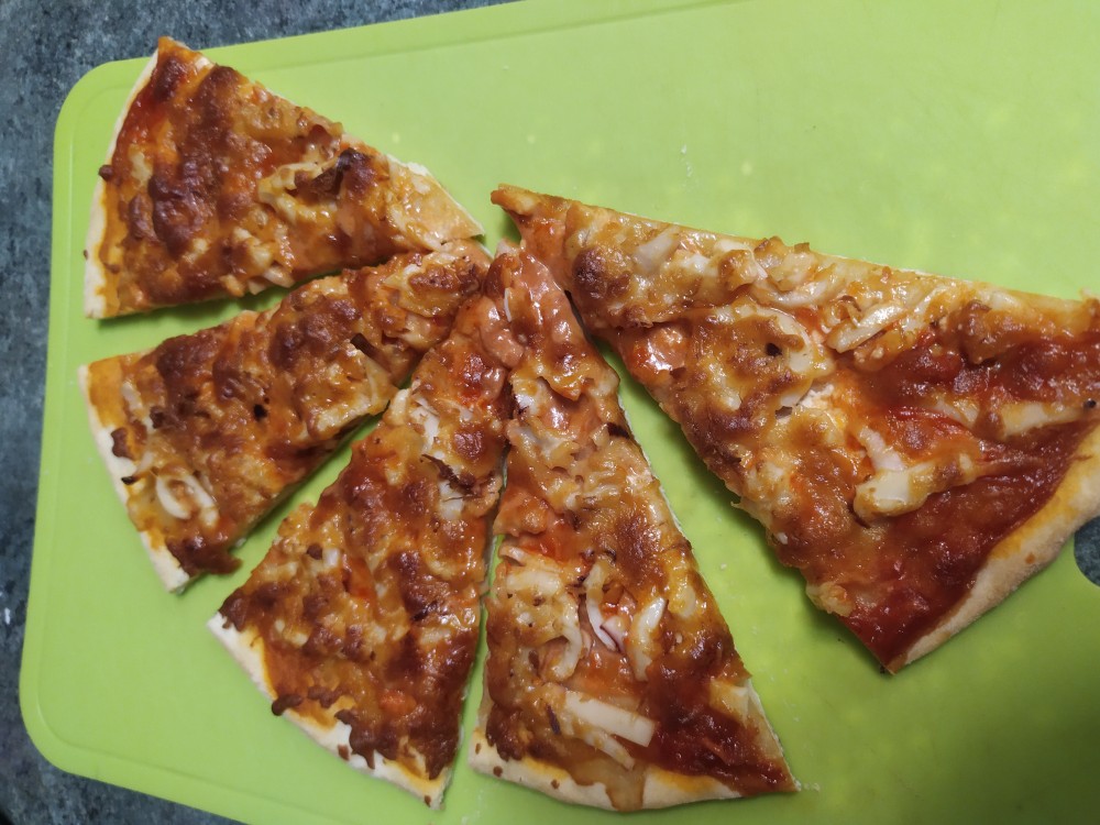 Пицца с кальмарами и креветками — рецепт с фото пошагово