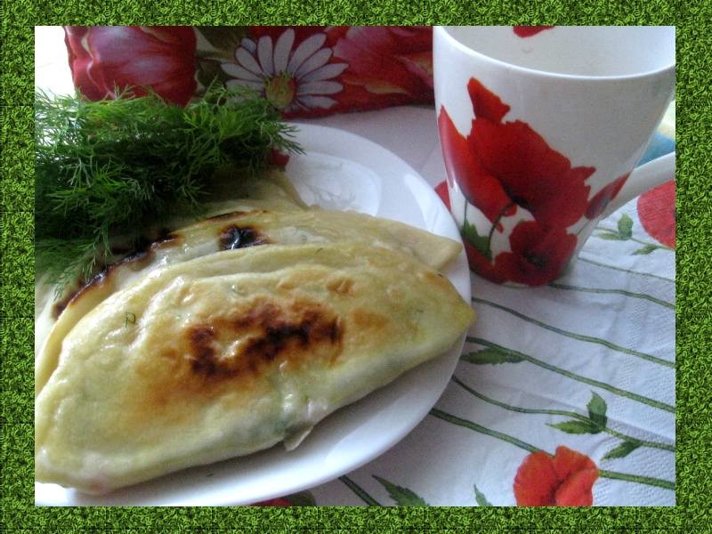 Пироги с зеленью на сковороде