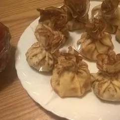 Узелки (тарталетки) с копченой курицей