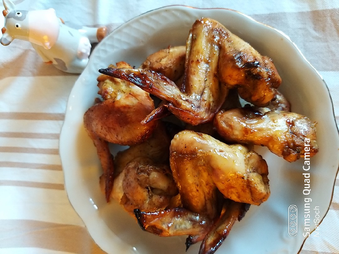 Как приготовить рецепт Куриные крылышки с медом и соевым соусом