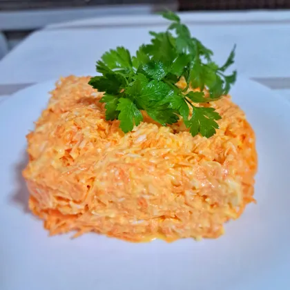 Салат с морковью, сыром и яйцом