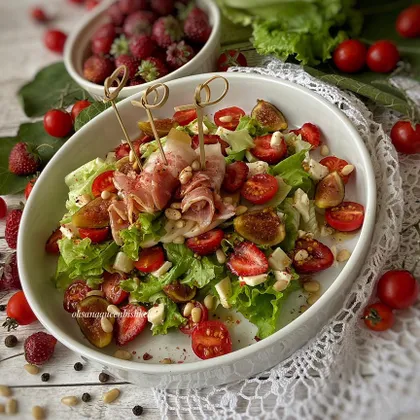 🍓Яркий летний салат с клубникой и инжиром