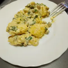 Теплый картофельный салат с вкусным соусом 