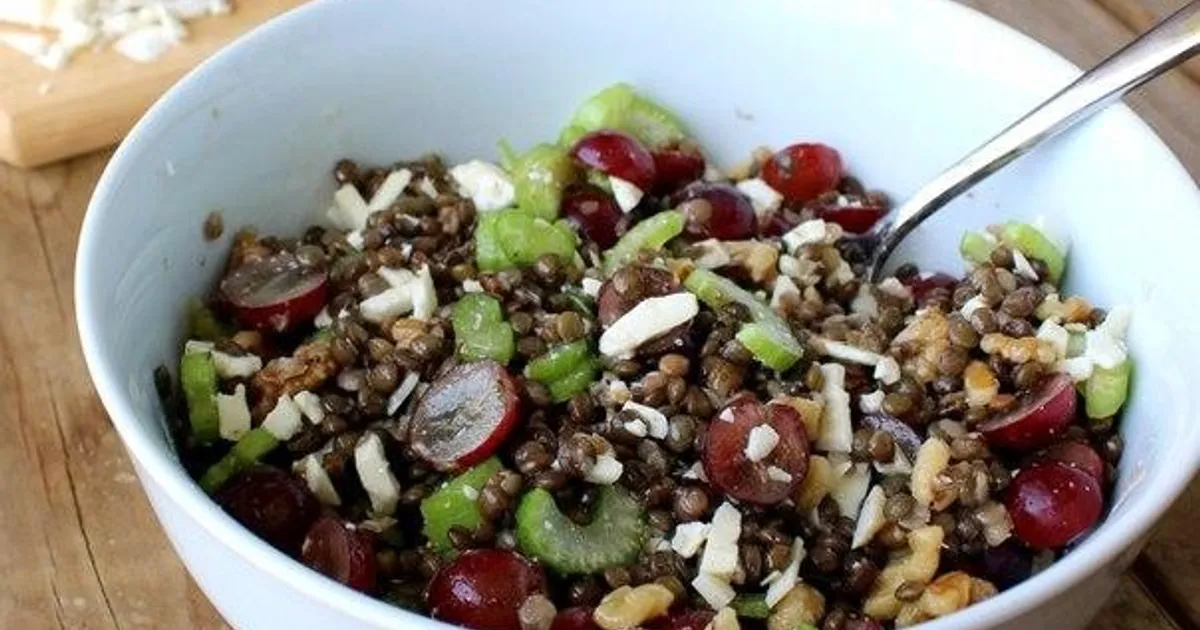 Осенний салат из чечевицы, красного винограда и сыра фета рецепт с фото ...