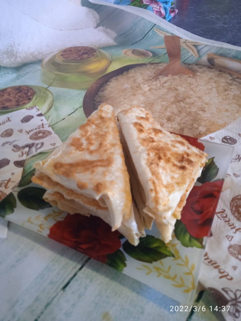 Хачапури из лаваша с сыром на сковороде – рецепт с фото