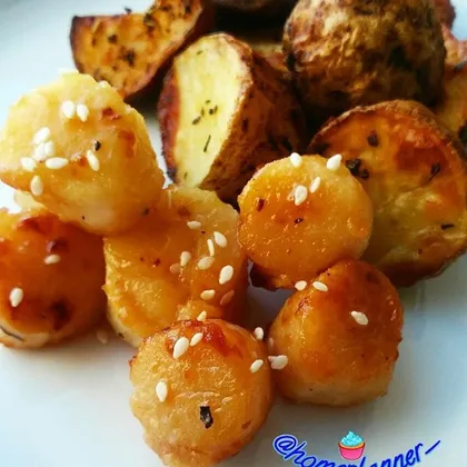 Жареные морские гребешки с запечённым картофелем