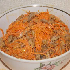 Салат из куриной печени с морковкой по корейски