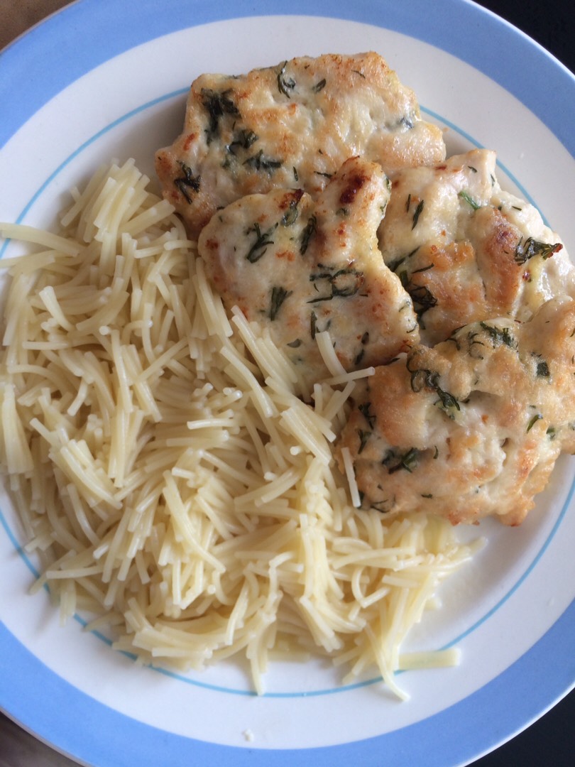 Куриные рубленные котлетки с паутинкой