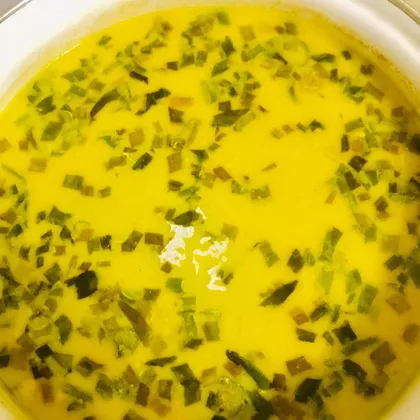 Легкий суп с зелёным луком