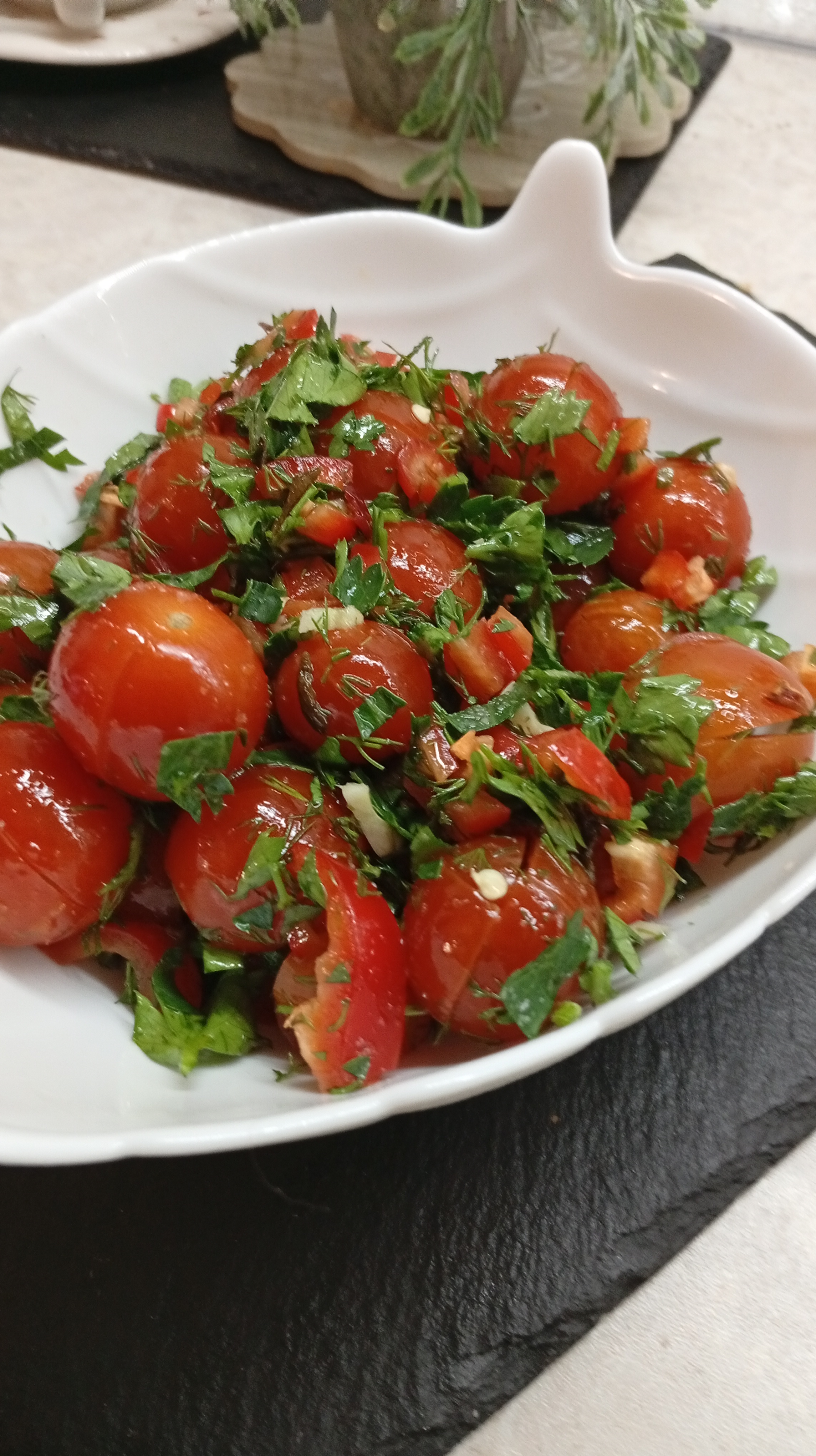 Быстро маринованные томаты-черри