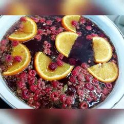 Пряный компот с ягодами, яблоком, апельсином и корицей 🍷🍒🍓🍎