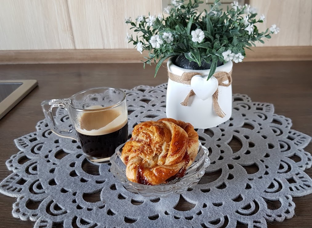 Булочки с клубничным джемом
