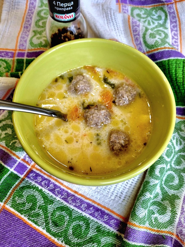 Суп с фрикадельками и плавленым сыром