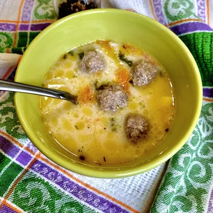 Суп с фрикадельками и плавленым сыром