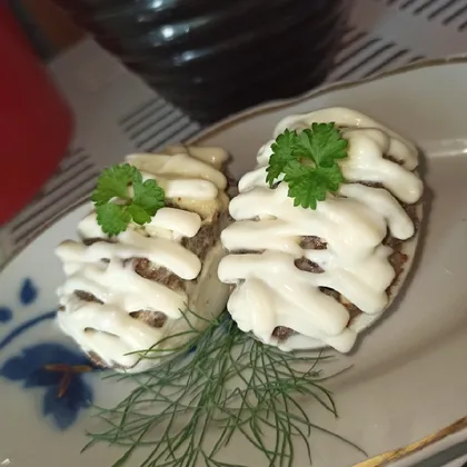 Яйца фаршированные сушеными белыми грибами