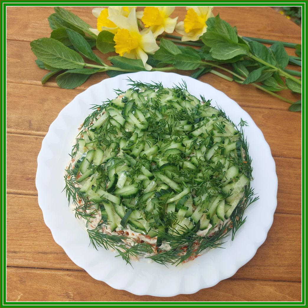 Салат "Норвежский роман" с зеленым луком