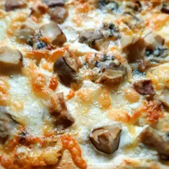 Вкуснейшая пицца 🍕 с белыми грибами 🍄