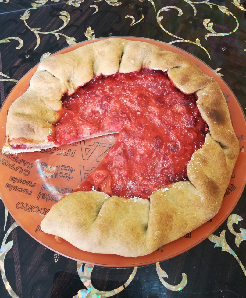 Ржаная галета на сыворотке с клубничной начинкой