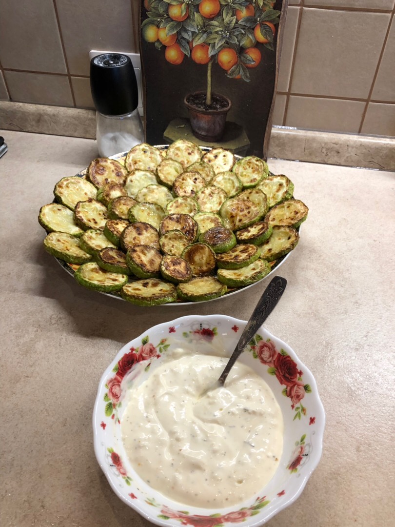 Кабачки под сметанкой